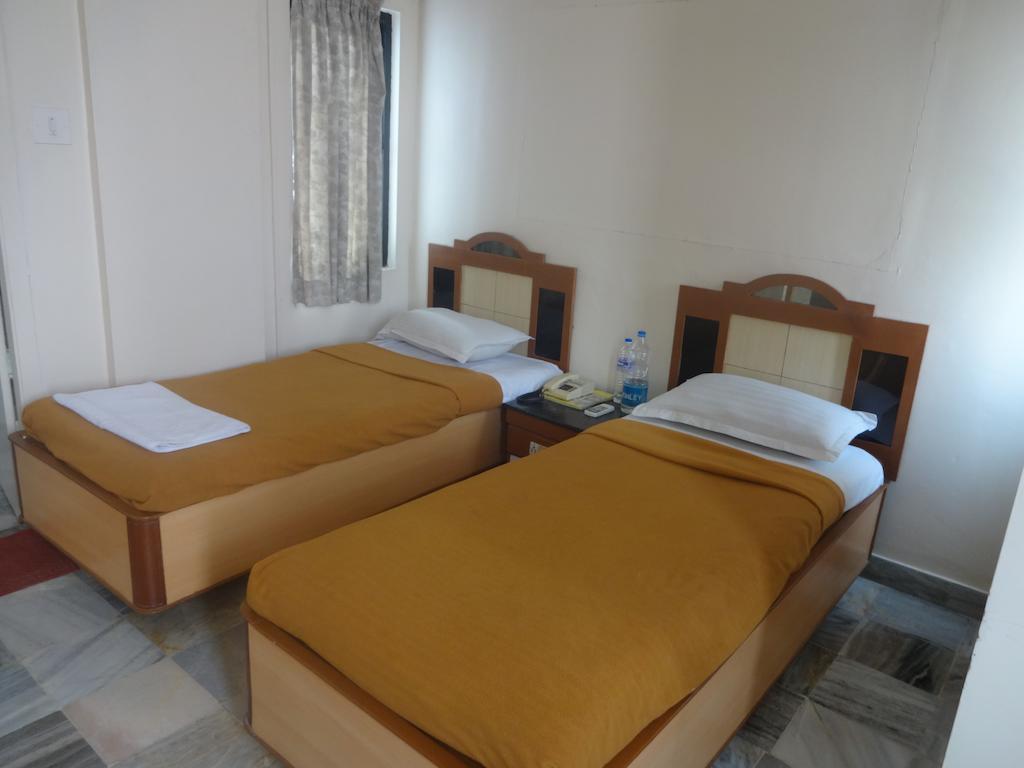 Hotel Vinayak Κοϊμπατόρε Δωμάτιο φωτογραφία